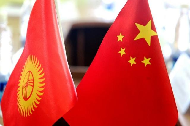 吉尔吉斯斯坦领导参观